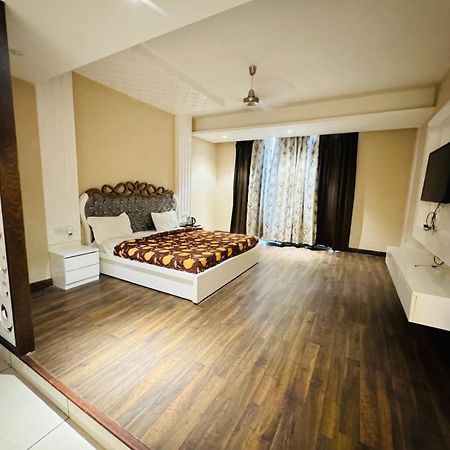 The Pearl Hotel Sirsa Exterior foto
